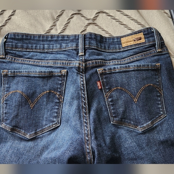 Levi's Women's Dark Indigo Skinny Jeans - Picture 5 of 6